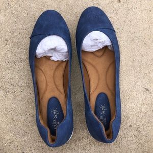 NWT EuroSoft by Sofft blue flats